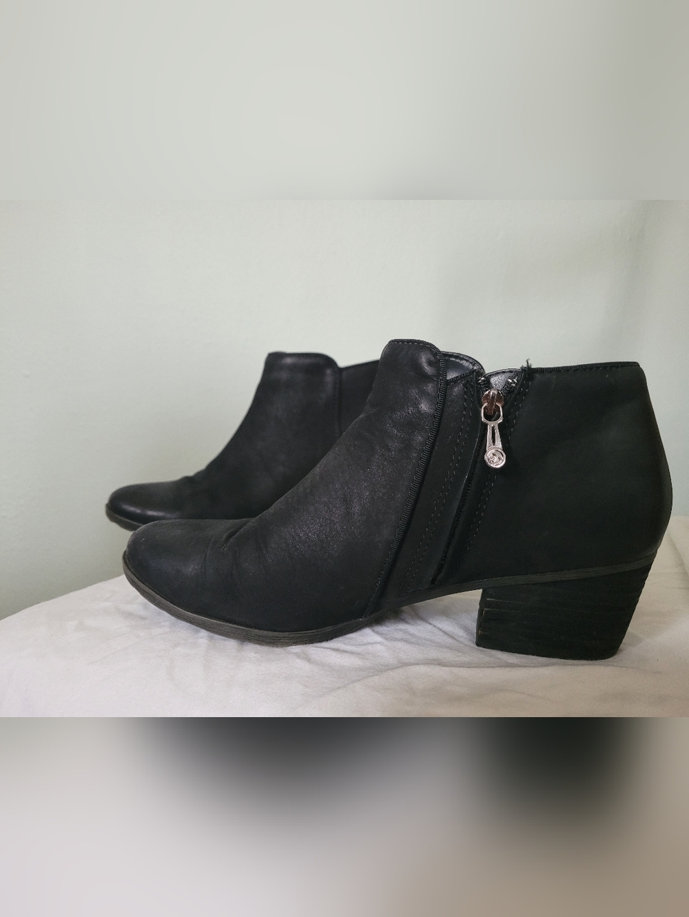 Women's Black Low-Heel Waterproof Ankle Booties with Side Zip - Blondo - 9.5 - Picture 2 of 6